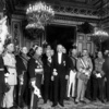 Prezydent RP Ignacy Mościcki, marszałek Józef Piłsudski oraz korpus dyplomatyczny podczas spotkania noworocznego na Zamku Królewskim w Warszawie, 1 stycznia 1927 r. (NAC)