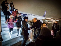 Wiceminister Jan Dziedziczak przywitał repatriantów z Kazachstanu