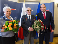 Były więzień Auschwitz-Birkenau uhonorowany odznaką Bene Merito