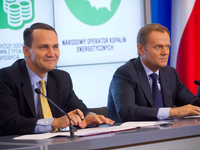 Minister Radosław Sikorski na konferencji w KPRM