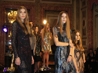Pokaz mody Gosi Baczyńskiej w polskiej ambasadzie w Paryżu